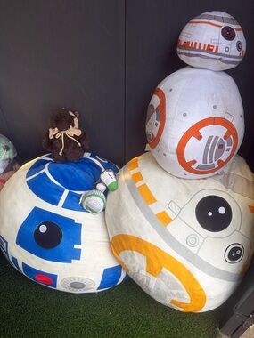 Star Wars large lot of plushies collectibles big size